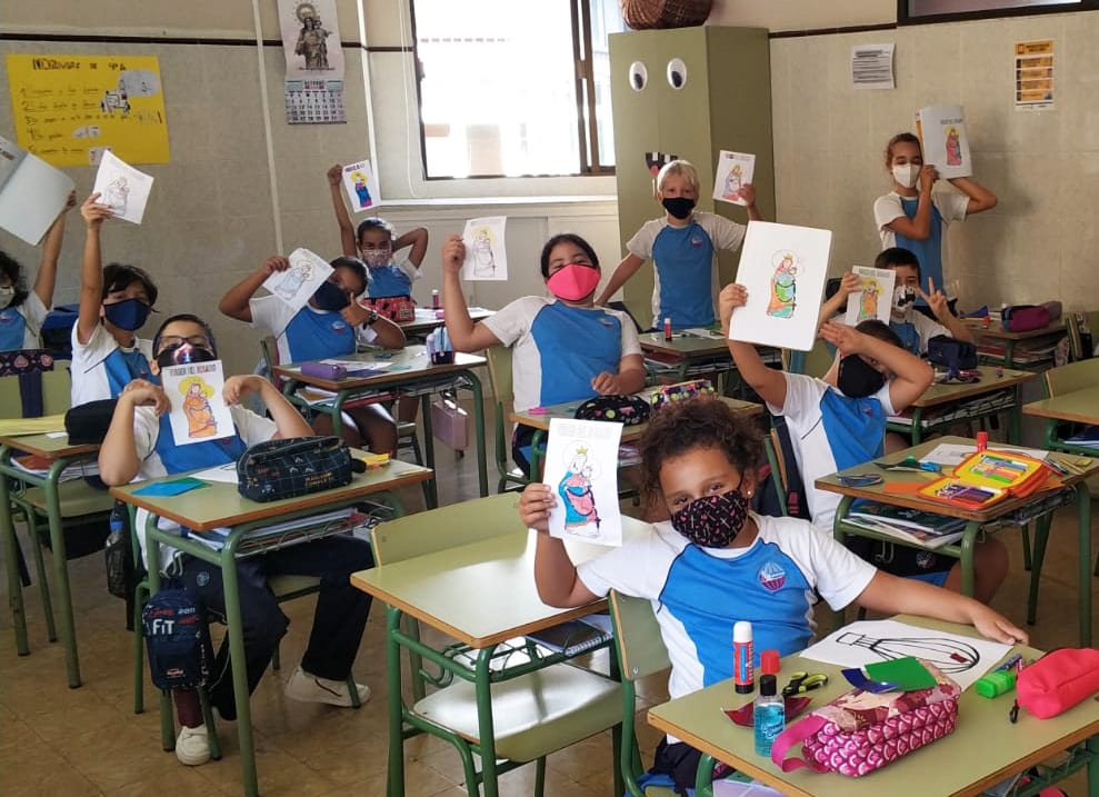Rosario bambini Scuola Maria Ausiliatrice Las Palmas SPA